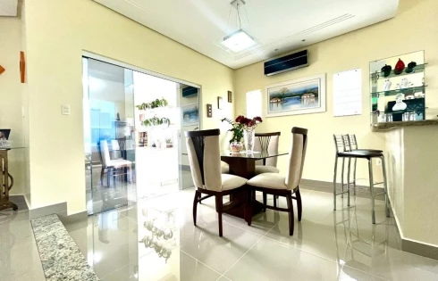 Casa em Ponta de Baixo, São José