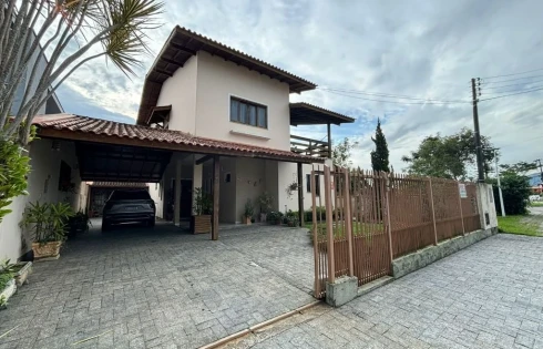 Casa em Carianos, Florianópolis