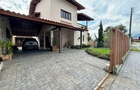 Casa em Carianos, Florianópolis