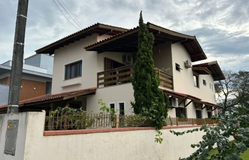 Casa em Carianos, Florianópolis