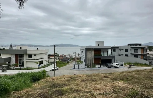 Terreno em Ponta de Baixo, São José