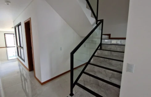 Sobrado geminado em Barreiros, São José