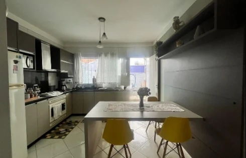 Casa em Madri, Palhoça