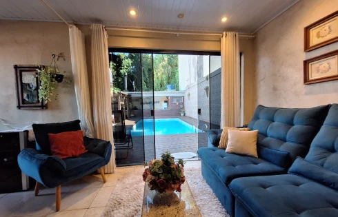 Casa em Ponta de Baixo, São José