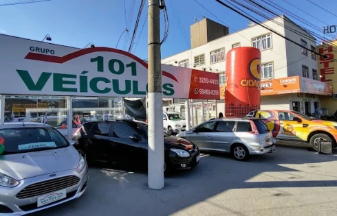 Loja térrea em Kobrasol, São José