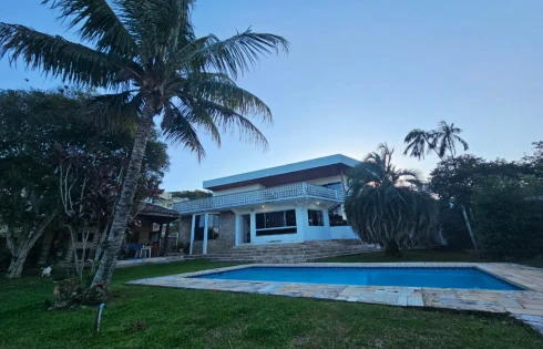 Casa em Ponta de Baixo, São José