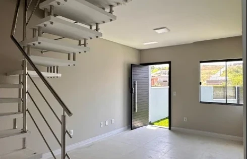 Sobrado geminado em Alto Aririú, Palhoça