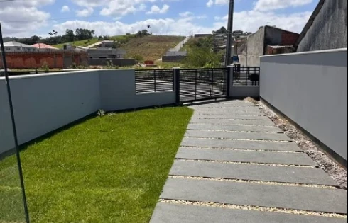 Sobrado geminado em Alto Aririú, Palhoça