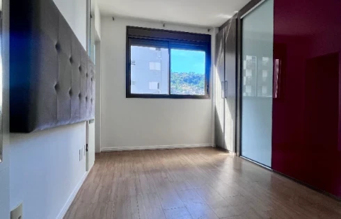 Apartamento com 3 quartos em Centro, Florianópolis