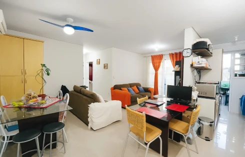 Apartamento em Kobrasol, São José