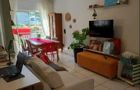 Apartamento em Ponta de Baixo, São José