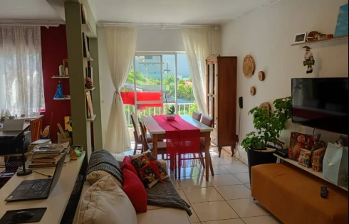 Apartamento em Ponta de Baixo, São José