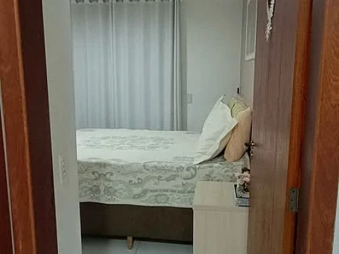 Sobrado geminado em Potecas, São José
