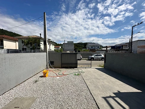 Sobrado geminado em Ipiranga, São José