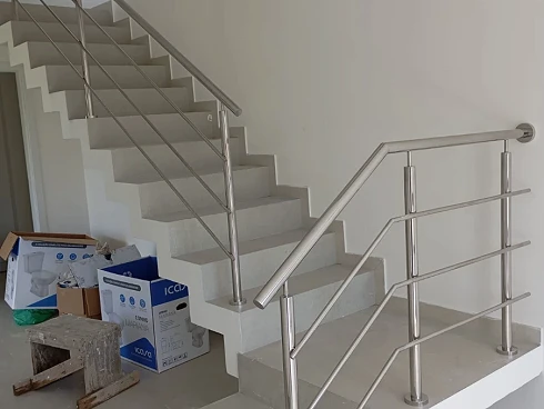 Sobrado geminado em Forquilhas, São José