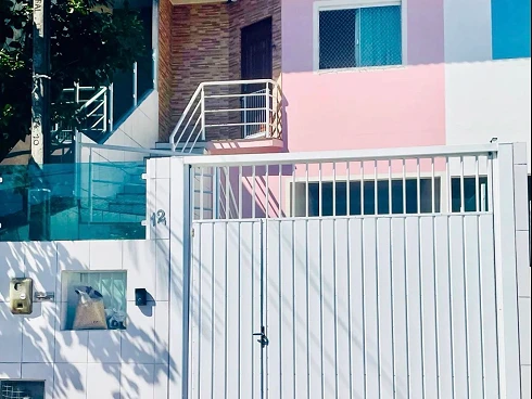 Sobrado geminado em Forquilhas, São José