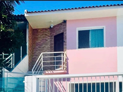 Sobrado geminado em Forquilhas, São José