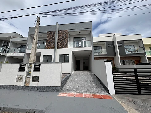 Casa geminada em Potecas, São José