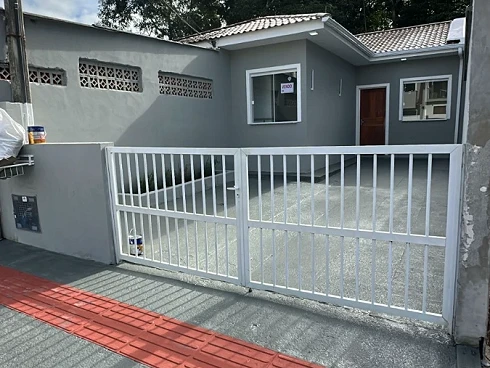 Casa Geminada com 2 quartos em Forquilhas, São José