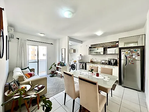 Apartamento em Ponta de Baixo, São José