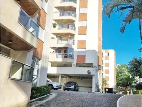 Cobertura em Pantanal, Florianópolis
