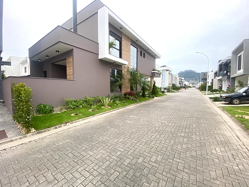 Casa em Beira Rio, Biguaçu