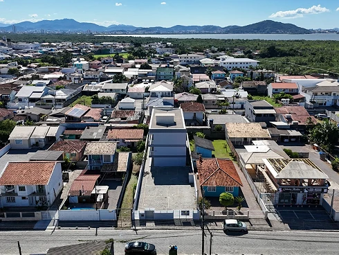 Prédio em Barra do Aririú, Palhoça