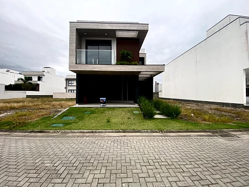 Casa em Beira Rio, Biguaçu