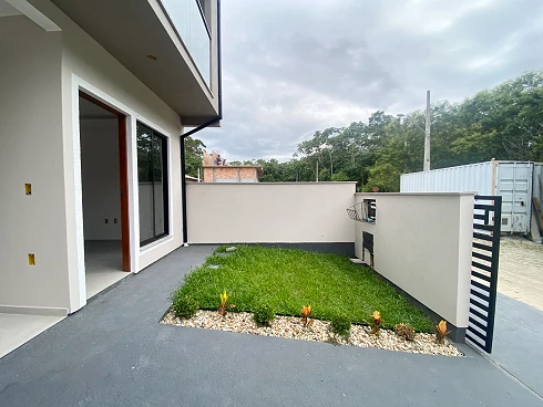 Sobrado geminado em Forquilhas, São José
