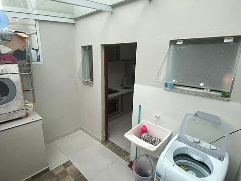 Sobrado geminado em Forquilhas, São José