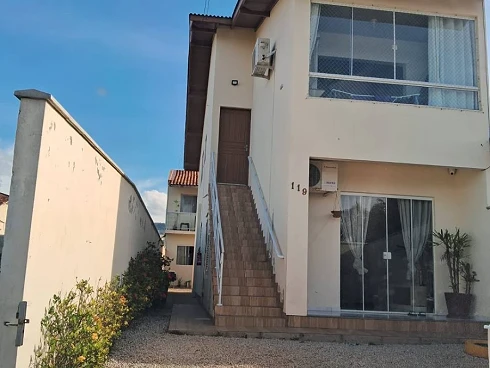 Casa em Rio Caveiras, Biguaçu