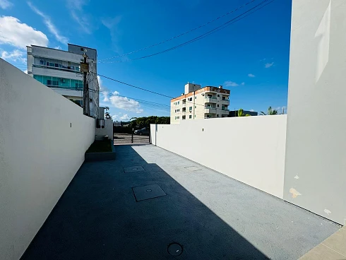 Sobrado geminado em Areias, São José