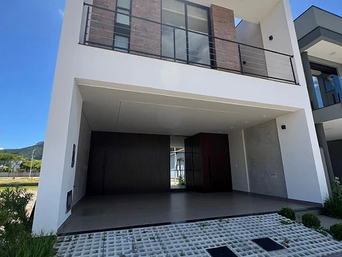 Casa em Beira Rio, Biguaçu