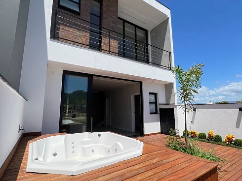 Casa em Beira Rio, Biguaçu
