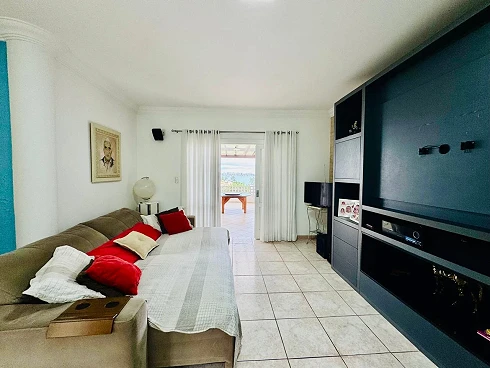 Casa em Ponta de Baixo, São José