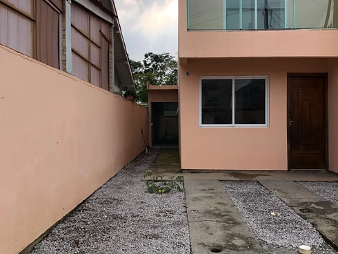 Sobrado geminado em Barra do Aririu, Palhoça
