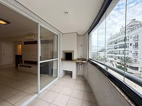 Apartamento com 2 quartos em Coqueiros, Florianópolis