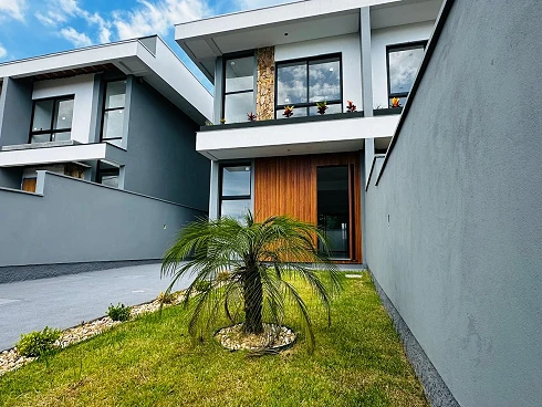 Sobrado geminado em Forquilhas, São José
