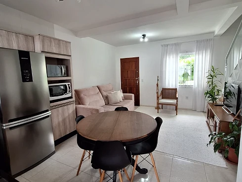Casa Geminada com 2 quartos em Forquilhas, São José