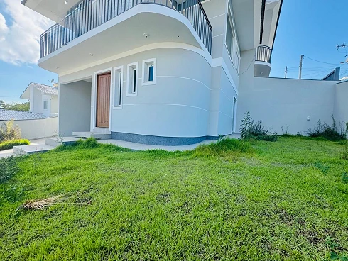 Sobrado geminado em Forquilhas, São José