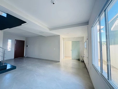 Sobrado geminado em Forquilhas, São José