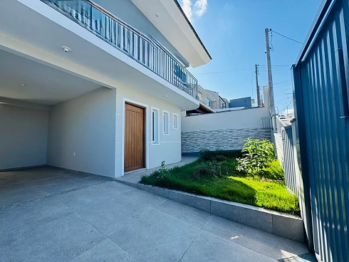 Sobrado geminado em Forquilhas, São José