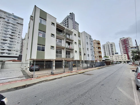 Apartamento em Kobrasol, São José