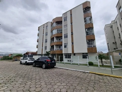 Apartamento em Capoeiras, Florianópolis
