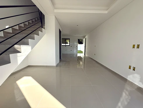 Sobrado geminado em Forquilhas, São José