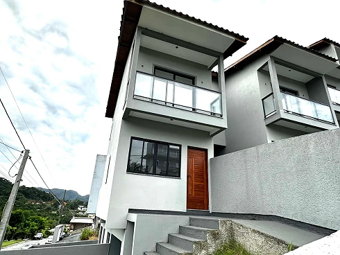 Sobrado geminado em Bela Vista, Palhoça
