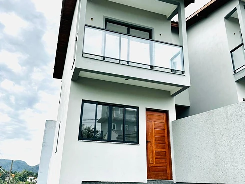 Sobrado Geminado com 2 quartos em Bela Vista, Palhoça