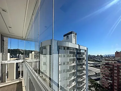 Apartamento em Kobrasol, São José
