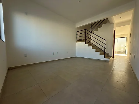 Sobrado geminado em Forquilhas, São José