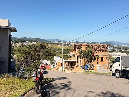 Terreno em Forquilhas, São José